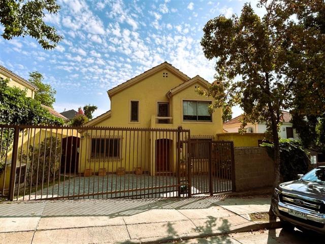 Casa en Venta en San Carlos de Apoquindo / Francisco de Asis