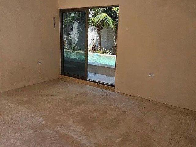 CASA EN VENTA EN SAN CRISANTO AMPLIA PISCINA, A TRES CALLES DE LA PLAYA EN SAN CRISANTO YUCATÁN