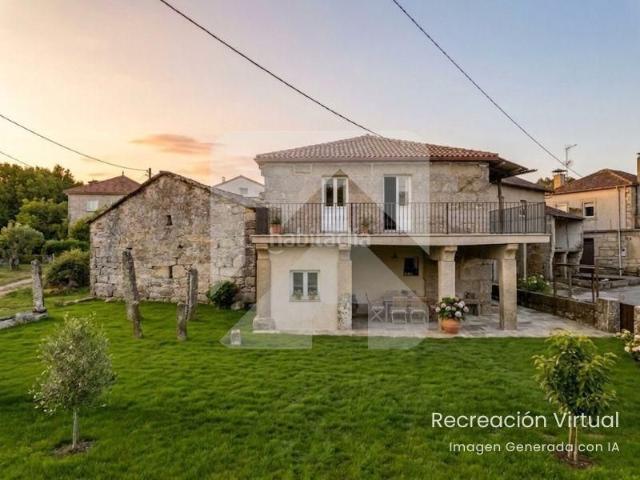 Casa en venta en San Cristovo de Cea. Casa de piedra con encanto junto al Camino de la Plata, muy próxima a San Cristovo de Cea. Casas San Cristovo de.
