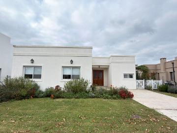 Casa en venta en San Eduardo Pilar del Este | VCO Propiedades