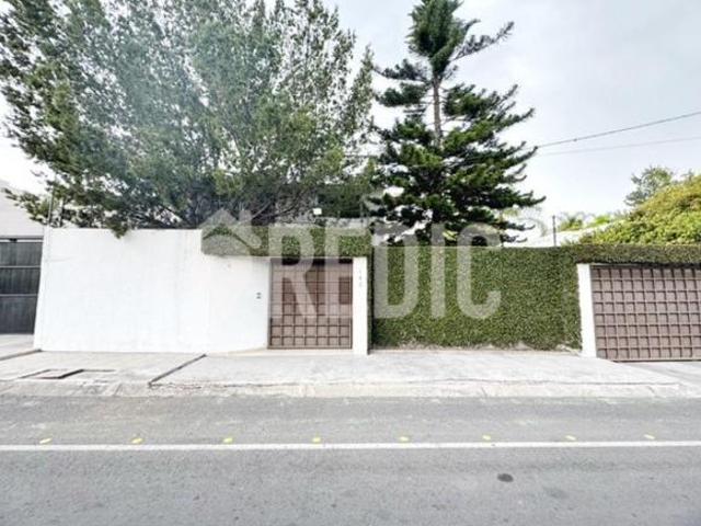 CASA EN VENTA EN SAN FCO. JURIQUILLA C/ALBERCA