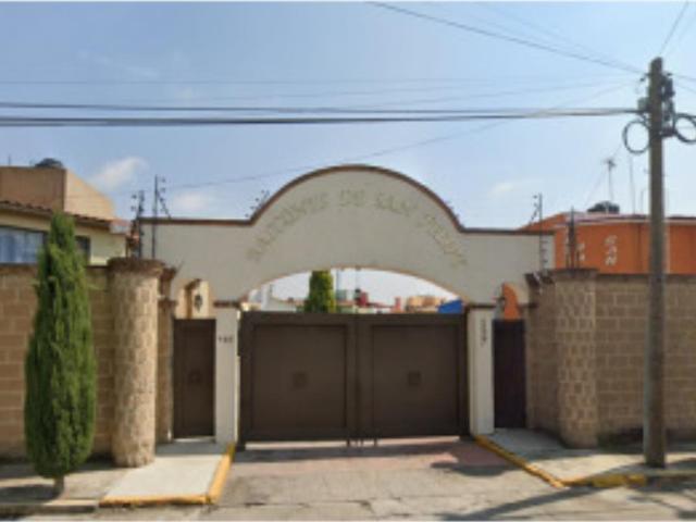 Casa en venta en San Felipe Tlalmimilolpan, Toluca, México