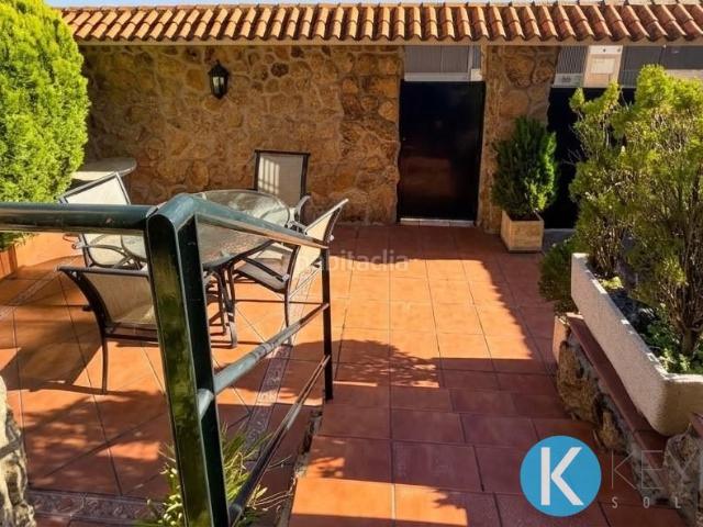 Casa adosada en venta en San Fernando de Henares, Montserrat Parque Empresarial. Hay casas que simplemente se visitan y otras en las que te imaginas viviendo desde el primer momento. Casas adosadas.