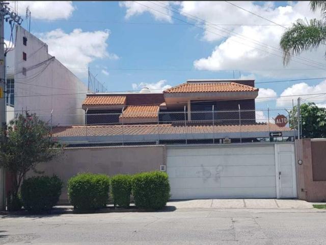Casa en venta en San Francisco del Rincon Centro, San Francisco del Rincón, Guanajuato