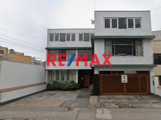 Casa En Venta En San Isidro Acondicionado Para Oficina
