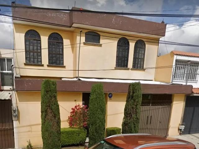 Casa en venta en San Jeronimo Chicahualco, Metepec, México