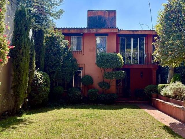 Casa en Venta en San Jerónimo con Jardín