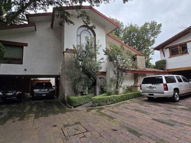 CASA EN VENTA CON JARDIN EN SANTIAGO, SAN JERONIMO LIDICE