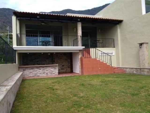 Casa en venta en San Juan Cosala, Jocotepec, Jalisco