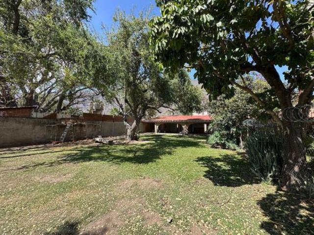 Casa en venta en San Juan Cosalá para remodelar