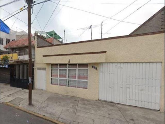 CASA EN VENTA EN SAN JUAN DE ARAGÓN V SECCIÓN