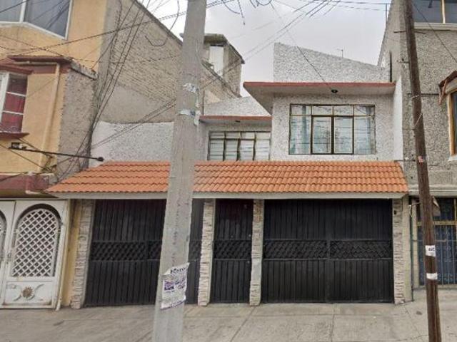 CASA EN VENTA EN SAN JUAN DE ARAGON EN DESCUENTO BANCARIO CERCA DE PLAZA CIVICA