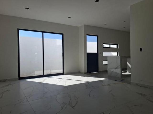CASA EN VENTA EN SAN JUAN DEL RIO, QUERETARO