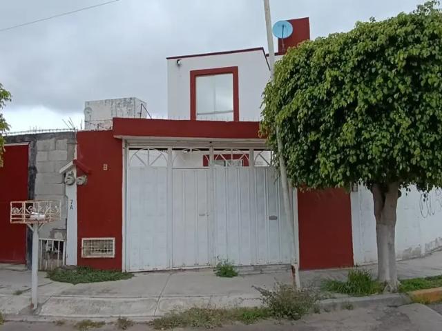 CASA EN VENTA EN SAN JUAN DEL RIO, QUERETARO