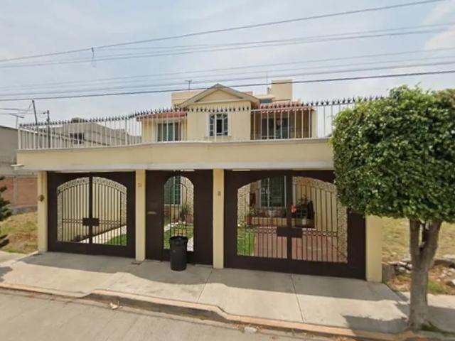 Casa en Venta en San Juan, Tultitlán – Espaciosa Propiedad Habitacional