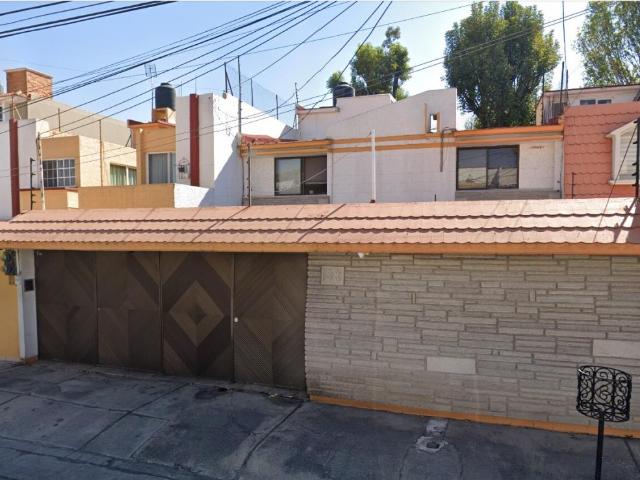 Casa en venta en San Juan Totoltepec, Naucalpan de Juárez, México