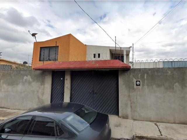 Casa en venta en San Lorenzo la Cebada, Xochimilco, Ciudad de México