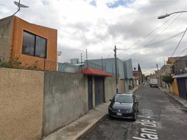 Casa en venta en San Lorenzo la Cebada, Xochimilco, Ciudad de México