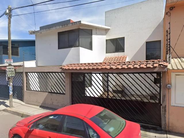 Casa en venta en San Lorenzo Tepaltitlán Centro, Toluca, México