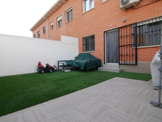 Casa en venta en San Martín de la Vega. ESPECTACULAR CHALET ADOSADO EN LA MEJOR ZONA DEL PUEBLO !. Casas San Martín de la.