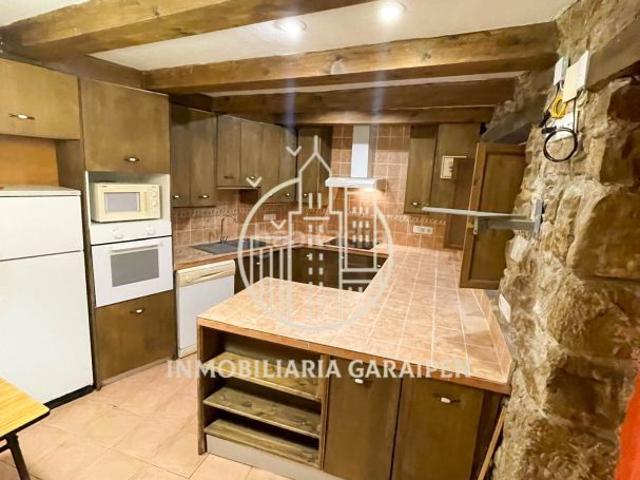 Casa en venta en San Martín de Unx. SE VENDE ACOGEDORA CASA DE PUEBLO EN SAN MARTIN DE UNX. NO TIENE CÉDULA DE HABITABILIDAD. Casas San Martín de.