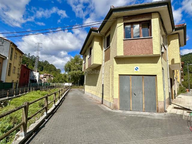 Casa en venta en San Martín del Rey Aurelio. OPORTUNIDAD EDIFICIO EN SAN MARTÍN DEL REY AURELIO. Casas San Martín del Rey.