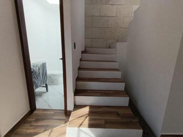 Casa En Venta En San Mateo Atenco – 200m² Construcción Tradicional – Junto A Met