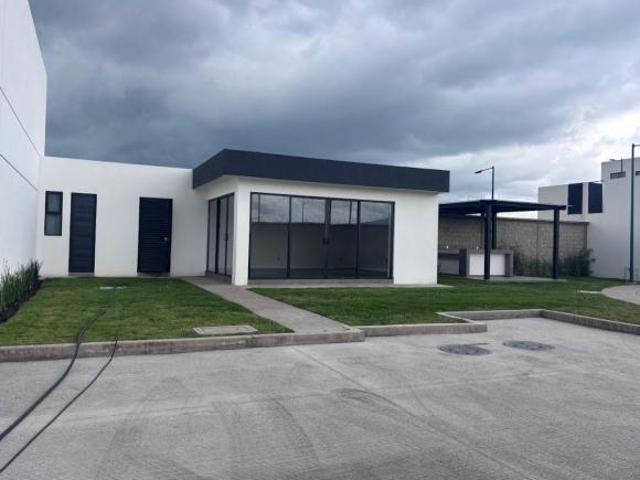 CASA EN VENTA EN SAN MATEO, EN PRIVADA, CON ESTUDIO, 3 RECAMARAS