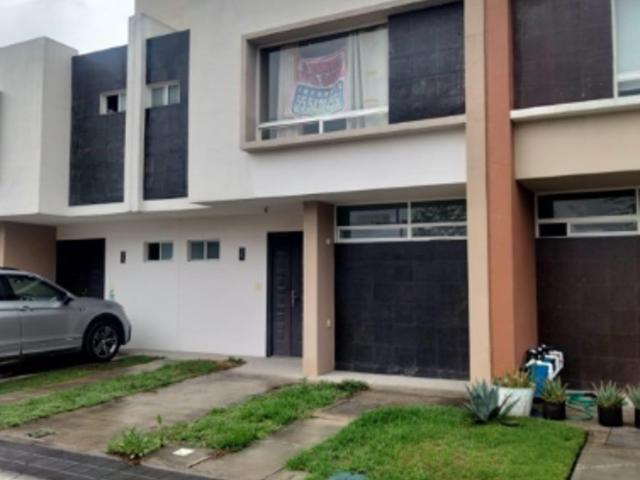 Casa en venta en San Mateo Otzacatipan, Toluca, México