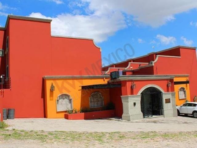 CASA EN VENTA EN SAN MIGUEL DE ALLENDE DENTRO DE VILLA CON ALBERCA Y ACCESO CONTROLADO
