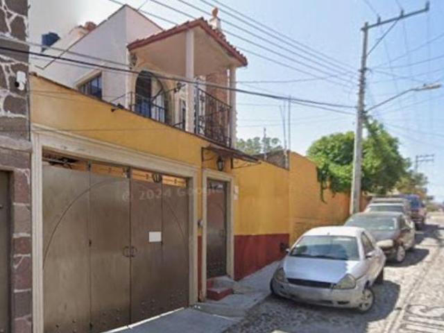 CASA EN VENTA EN SAN MIGUEL DE ALLENDE GTO. A VALOR DE REMATE ÚLTIMA OPORTUNIDAD PARA APROVECHAR!