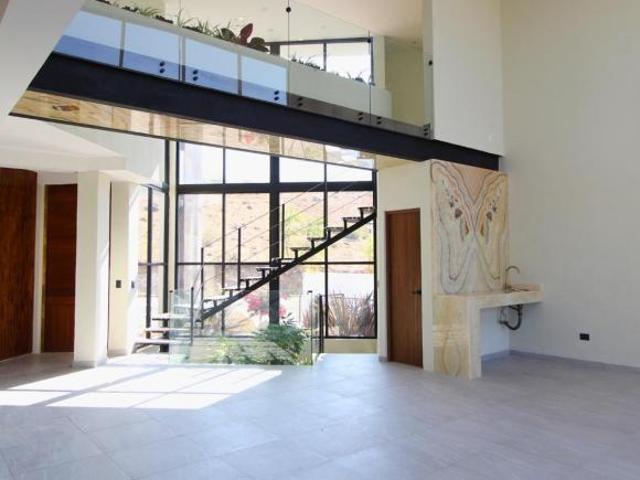 Casa de 441 m² con 4 recámaras en venta en San Miguel de Allende
