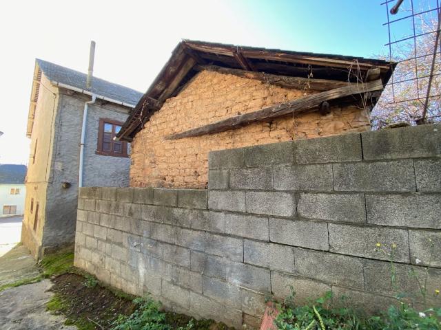 CASA EN VENTA EN SAN MIGUEL DE LAS DUEÑAS