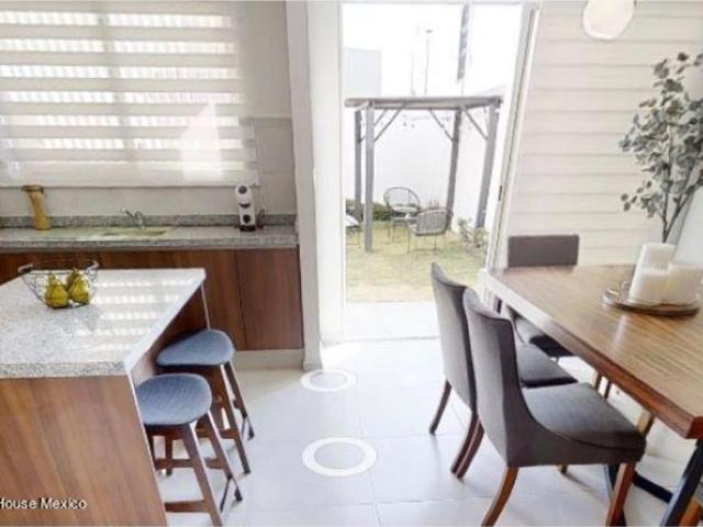 Casa en venta en San Miguel Zinacantepec Centro, Zinacantepec, México