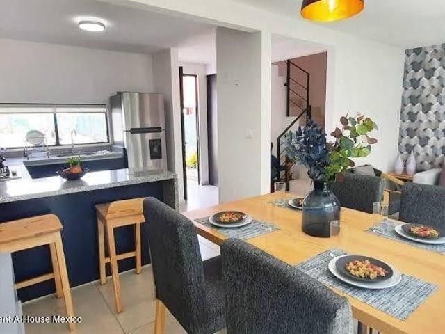 Casa en Venta en San Miguel Zinacantepec, Zinacantepec JL 26 2025