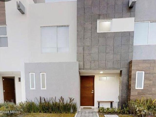 Casa en Venta en San Miguel Zinacantepec, Zinacantepec JL 26 2044