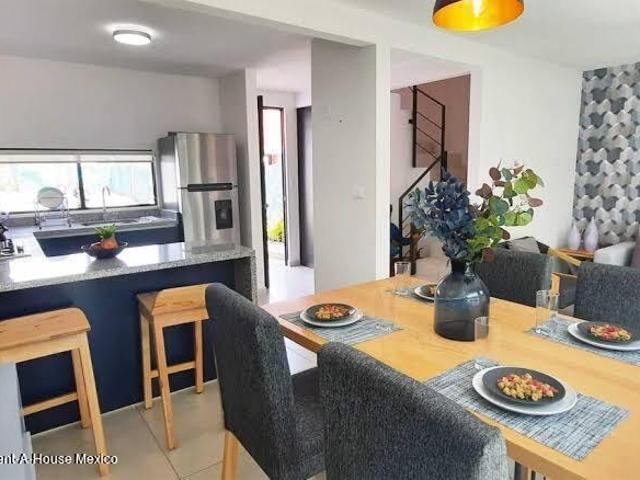 Casa en Venta en San Miguel Zinacantepec, Zinacantepec NF 26 2025