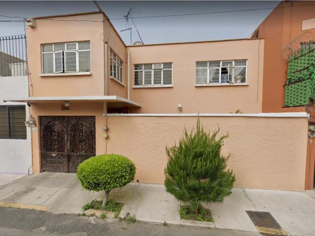 Casa en venta en San Pedro Zacatenco, Gustavo A. Madero, Ciudad de México