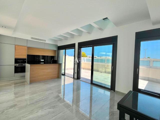 Casa en venta en San Pedro del Pinatar, Lo Pagán. EN VENTACasa de obra nueva de 220 m ubicada en San Pedro del Pinatar, a pocos pasos del Colegio Castelar y rodeada de comercios y. Casas San Pedro del.
