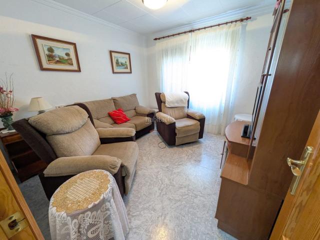 Casa en venta en San Pedro del Pinatar, San Pedro del Pinatar. Necesitas el 100?Este acogedor chalet adosado de 83 m ofrece una combinación perfecta de comodidad y funcionalidad en una ubicació. Casas.