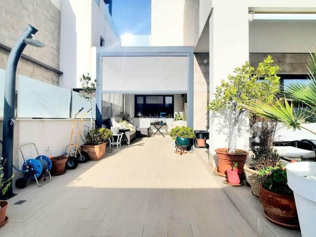 Casa en venta en San Pedro del Pinatar, San Pedro del Pinatar. Villa adosada de 3 dormitorios y 3 baños extremadamente espaciosa, cerca del pueblo, en la popular San Pedro del Pinatar. Constru. Casas.
