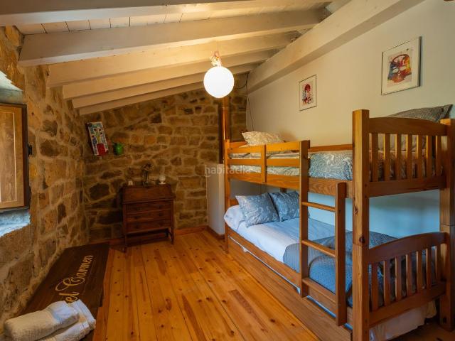 Casa en venta en San Pedro del Romeral. CABAÑA PASIEGA EN SAN PEDRO DEL ROMERAL LISTA PARA ENTRAR A VIVIR, CON LICENCIA DE ALQUILER VACACIONAL. Casas San Pedro del.