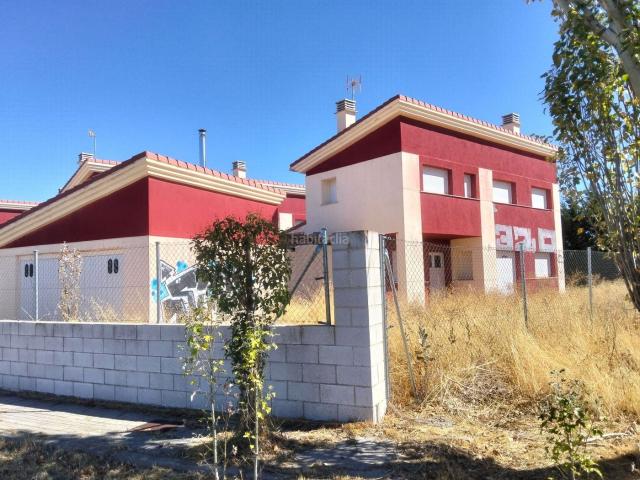 Casa en venta en Sanchidrián. Chalet Independiente, en Sanchidrian AVILA Ideal para INVERTIR o para VIVIR. NO COBRAMOS HONORARIOS AL COMPRADOR. Casas.