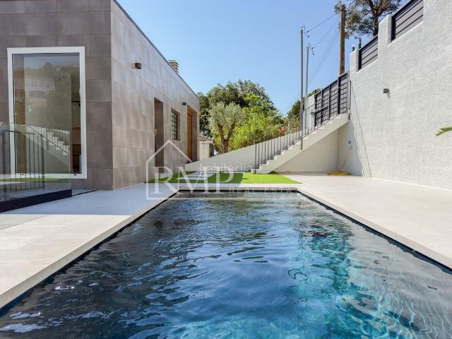 Casa en venta en Sant Cebrià de Vallalta. Casa moderna por estrenar con vistas panorámicas al mar. Casas Sant Cebrià de.