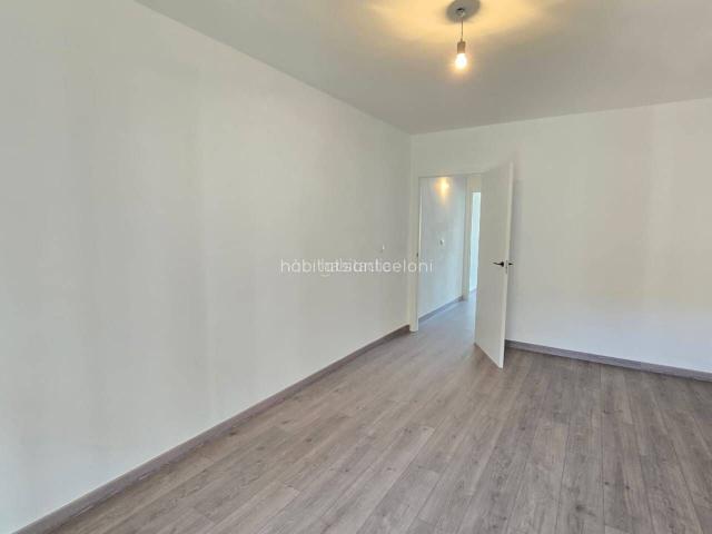 Casa en venta en Sant Celoni. Encantadora casa de pueblo con terraza en pleno centro de Sant Celoni. Casas Sant.
