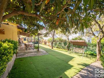 Casa en venta en Sant Cugat del Vallès, Valldoreix. Oportunidad! Casa a derribo y opción de financiación. Casas Sant Cugat del.