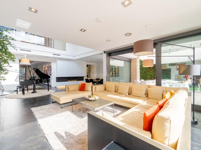 Casa en venta en Sant Cugat del Vallès, Valldoreix. Casa contemporània de luxe amb piscina i disseny arquitectònic a Valldoreix. Casas Sant Cugat del.