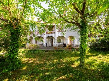 Casa en venta en Sant Cugat del Vallès, Valldoreix. Exclusiva MERAKI CAPITAL Parcel·la única de 1.218 m² amb doble accés i orientació sud. Casas Sant Cugat del.