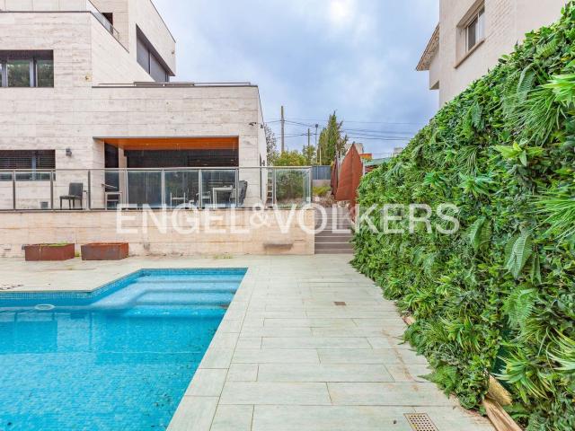 Casa en venta en Sant Cugat del Vallès, Valldoreix. Impresionante vivienda contemporánea de lujo en Valldoreix. Casas Sant Cugat del.