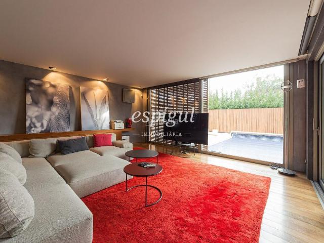 Casa en venta en Sant Cugat del Vallès, Arxiu. Unifamiliar de diseño en zona Arxiu. Casas Sant Cugat del.